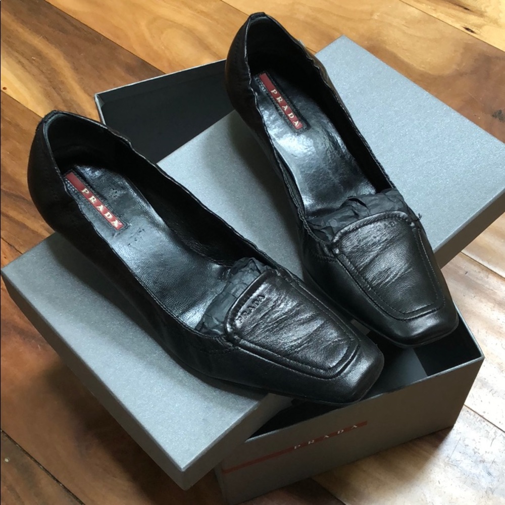 Prada Mocassini Low Heel Pump 37/7